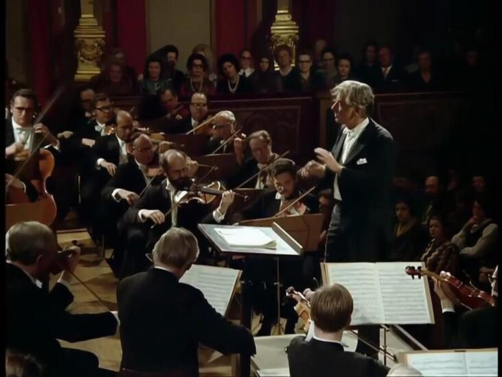 1973, Bernstein plonge le public du Philharmonique de Vienne dans une apnée folle avec l’Adagietto de la Symphonie numéro 5 de Gustav Mahler. De la magie pure @realGiuliano_S