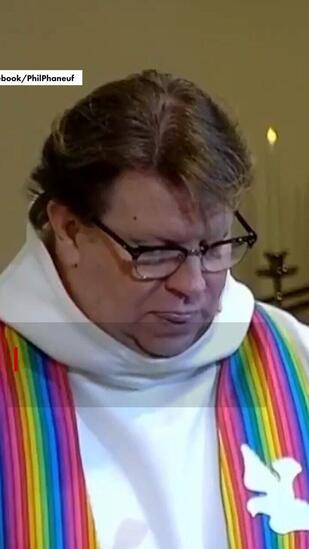 USA. La pasteure méthodiste Phil Phaneuf a choqué sa congrégation en annonçant lors d'un office qu'elle était une femme transgenre #v @nypost
