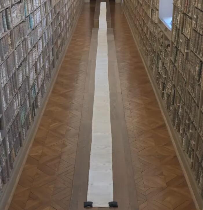 Cet immense parchemin de plus de 20 mètres, daté de l'an 1307, dévoile les confessions arrachées sous la torture des Templiers @HistoireOdyssee