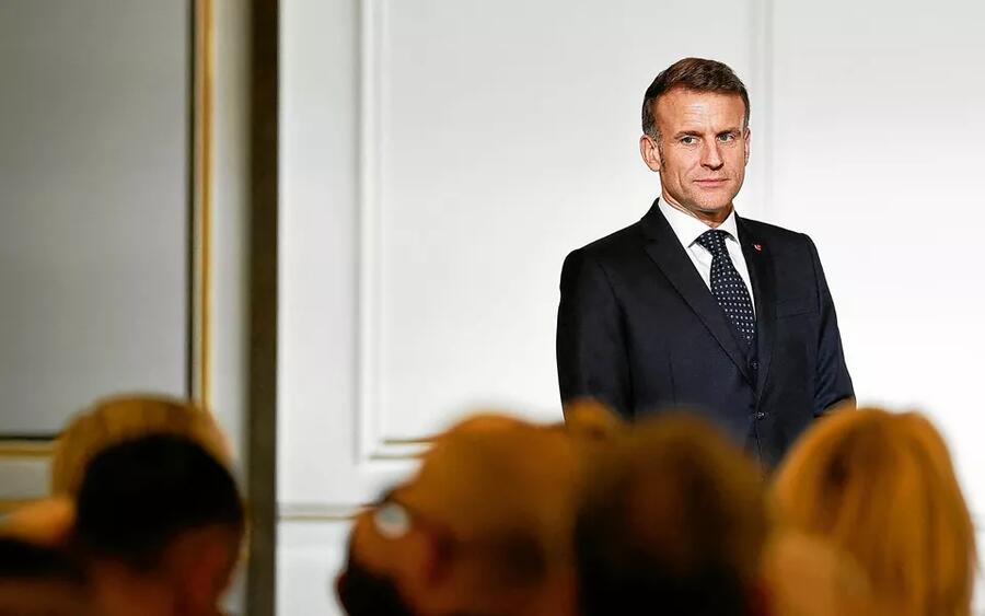 Attaque du 7-Octobre en Israël: Hachette rappelle un manuel parascolaire critiqué par Macron qui qualifie les victimes de «colons juifs» @afpfr