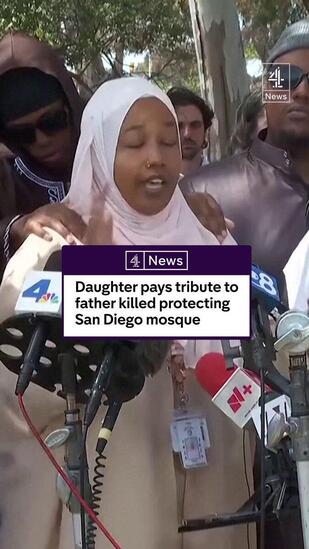 Attaque contre une mosquée de San Diego. Elle rend hommage à son père, l'agent de sécurité tué en protégéant 140 enfants #v @Channel4News